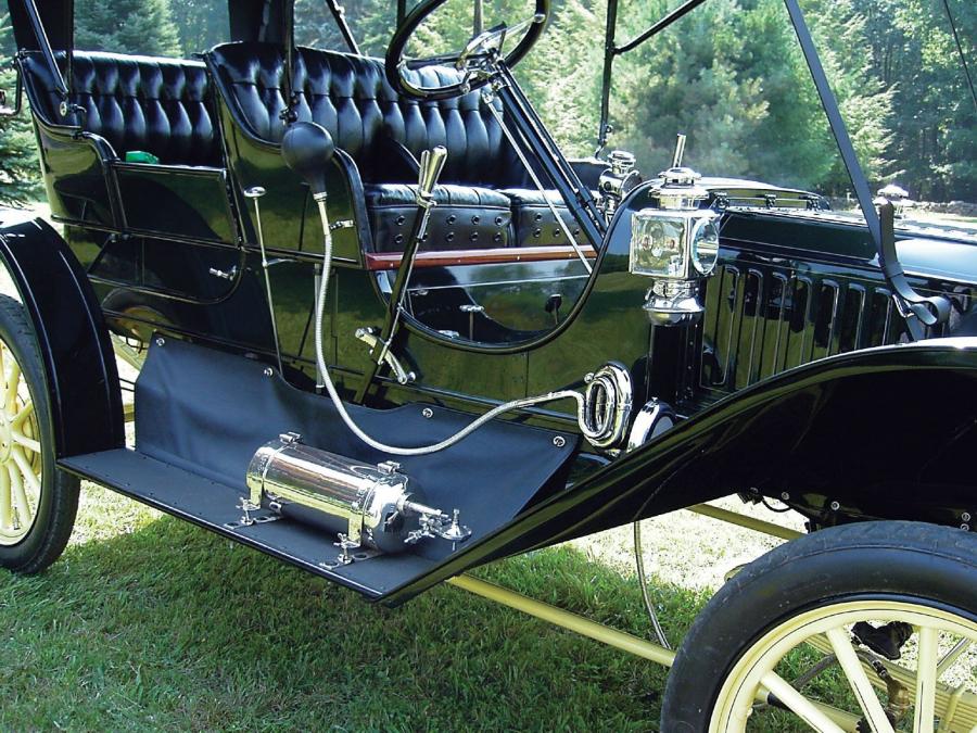 Детали экстерьера Stanley Model 63 Toy Tonneau 1911 года  (фото 19 из 47)